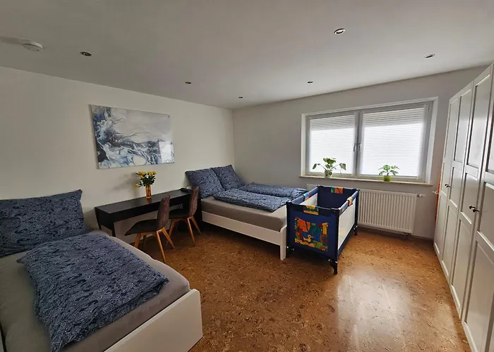 Rk79 Ferienwohung Mit 4 Zimmer, Garten Und Pool Naehe Klinikum U-Bahn & S-Bahn Zum Messegelaende Nuernberg