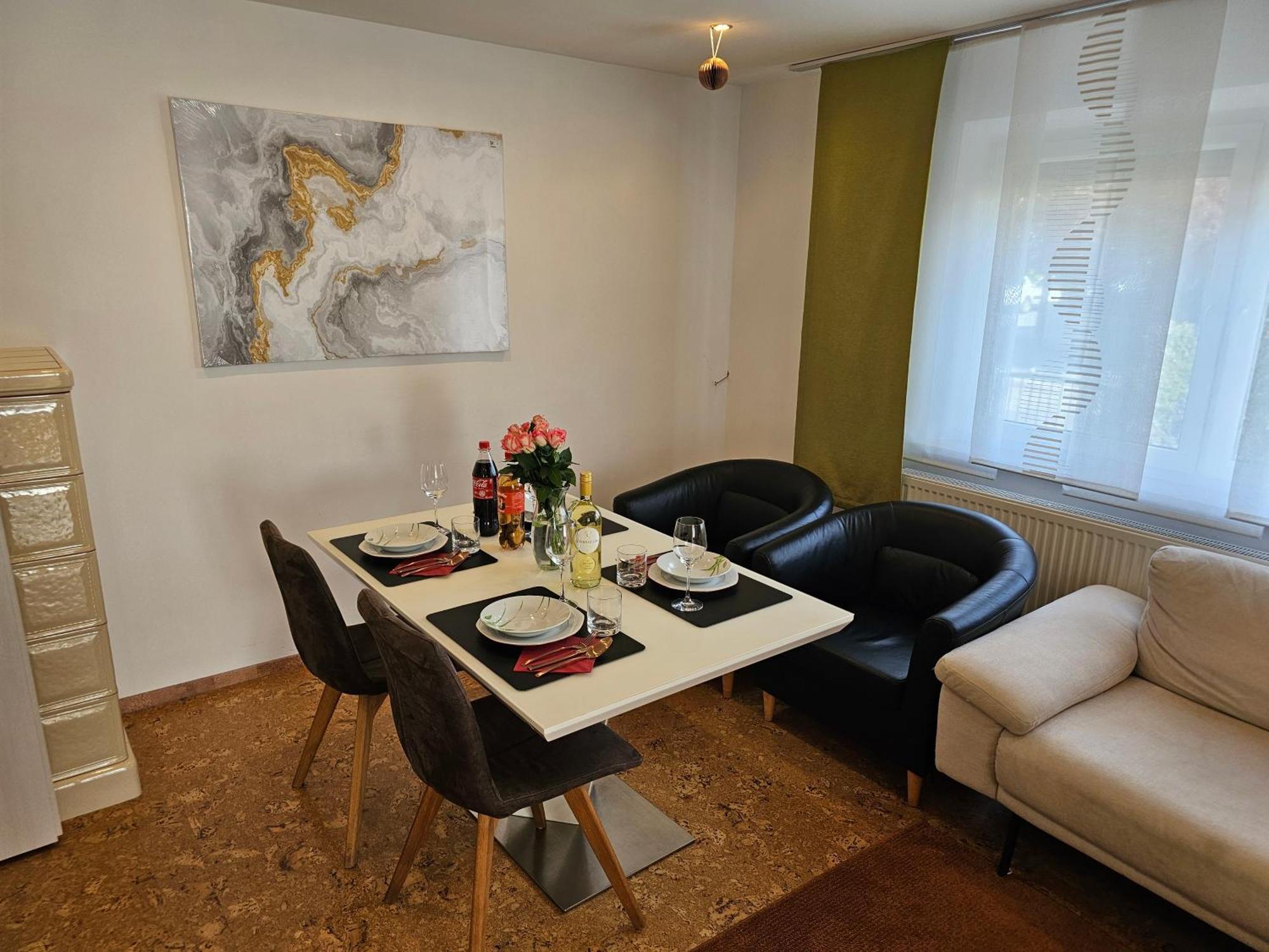 Rk79 Ferienwohnung: Garden Retreat With Pool Near Klinikum And Transit