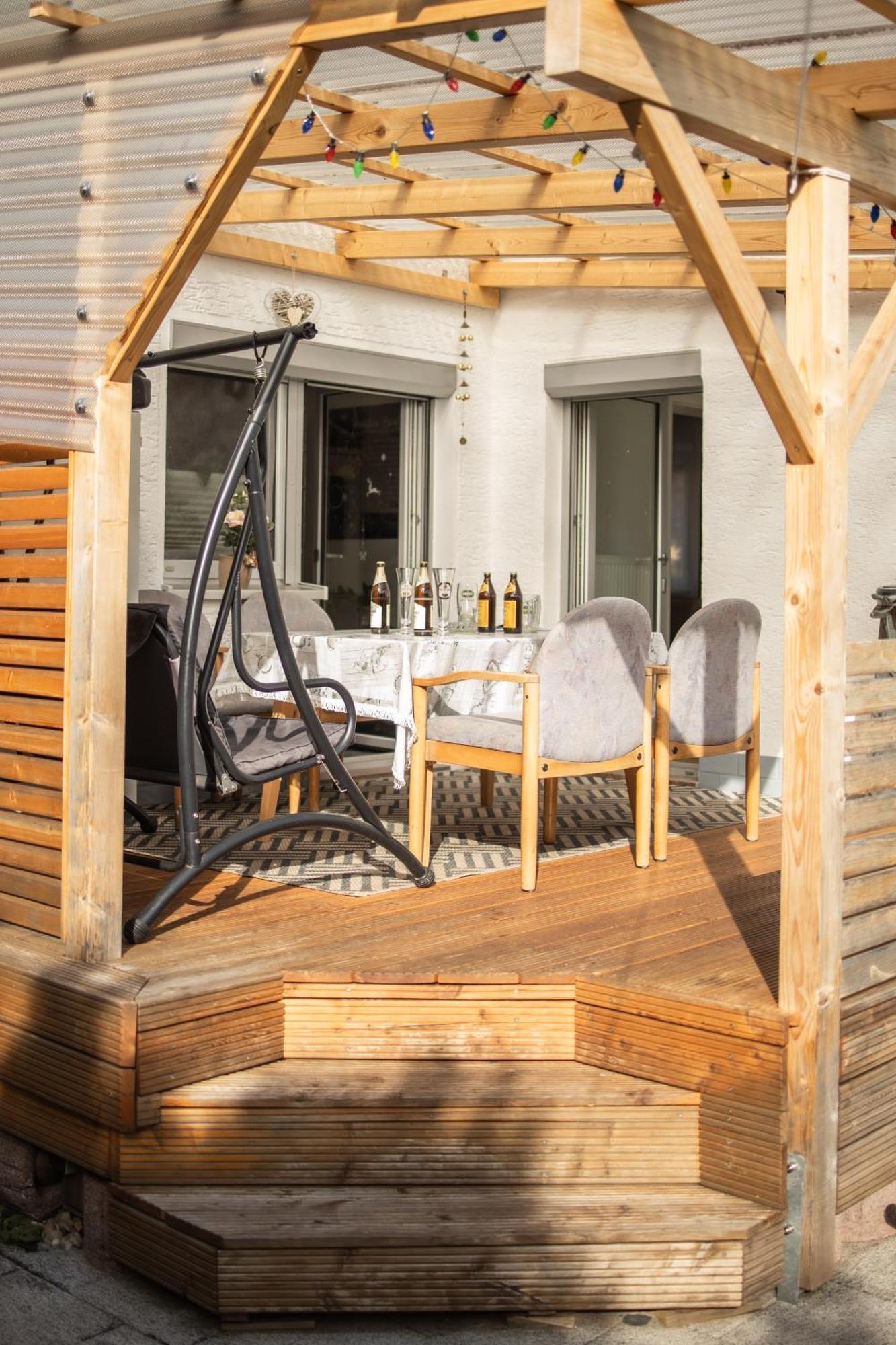 Rk79 Ferienwohnung: Garden Retreat With Pool Near Klinikum And Transit Apartment Fuerth