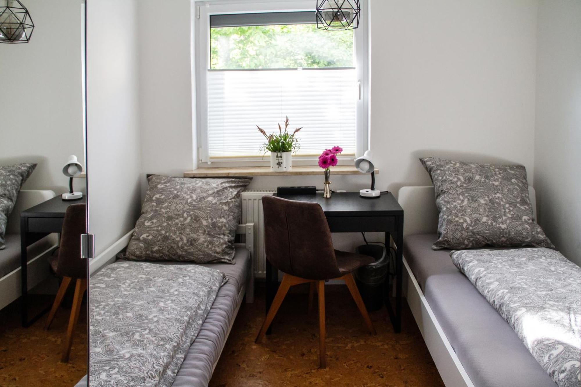 Apartment Rk79 Ferienwohnung: Garden Retreat With Pool Near Klinikum And Transit