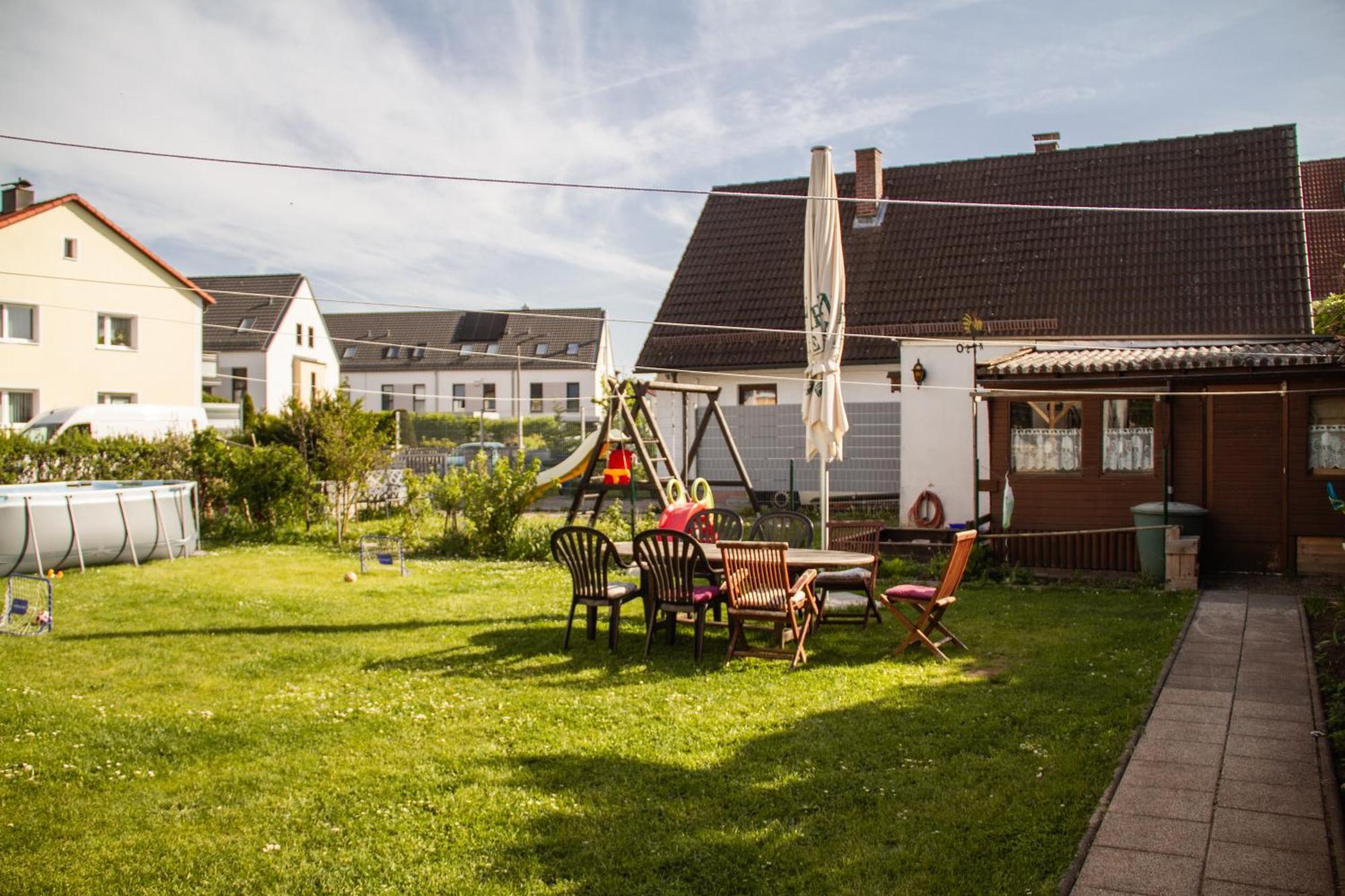 Rk79 Ferienwohnung: Garden Retreat With Pool Near Klinikum And Transit