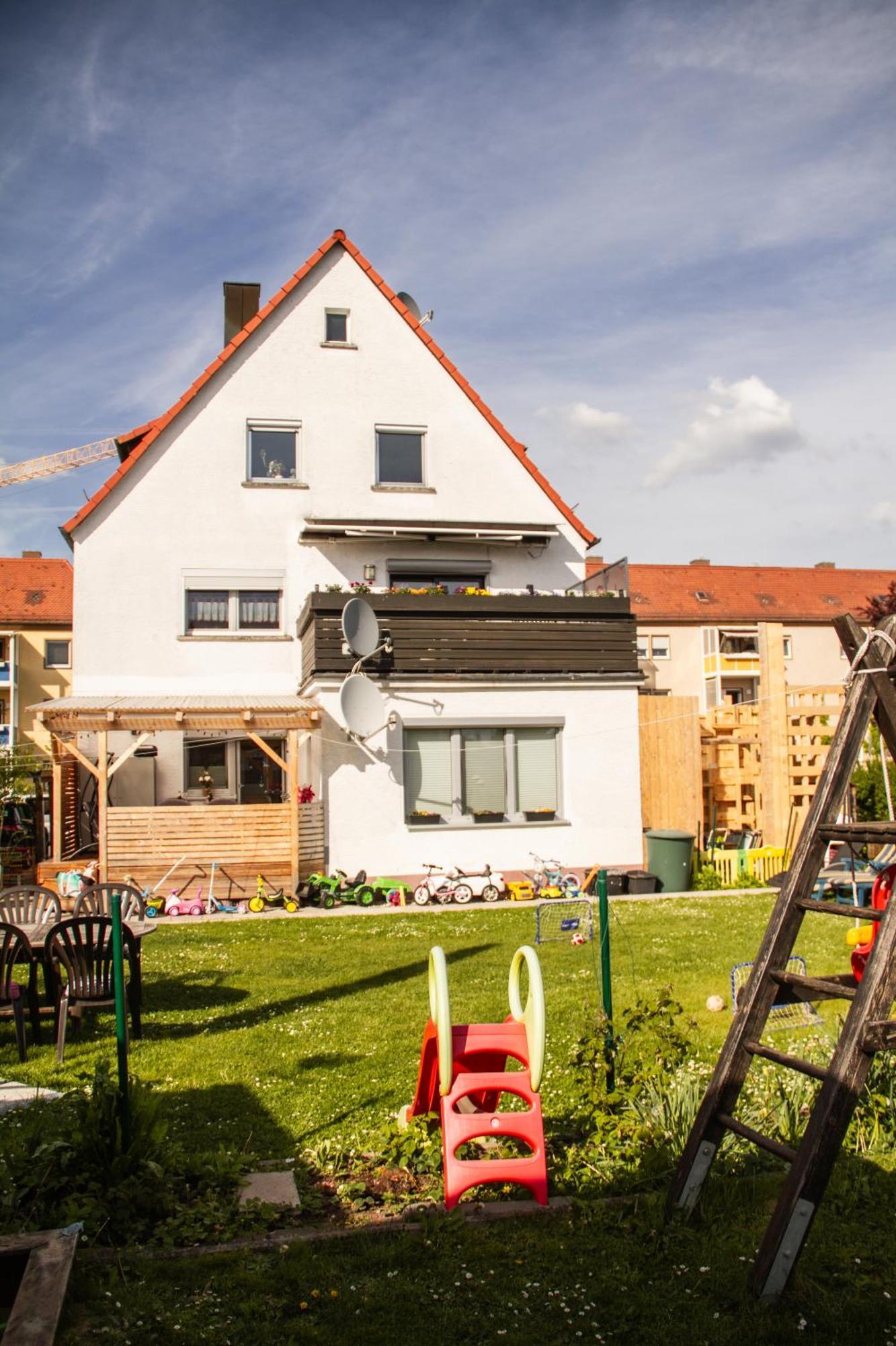 Apartment Rk79 Ferienwohnung: Garden Retreat With Pool Near Klinikum And Transit